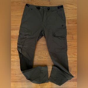 Roark Men's Cargo Pants in Olive Green